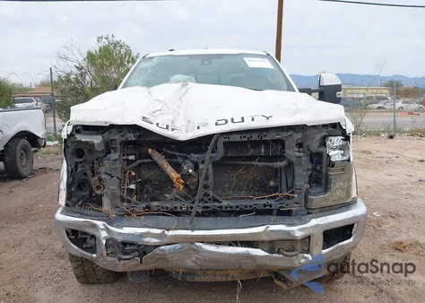 2017 Ford F-250 Lariat z USA, uszkodzony, nr VIN 1FT7W2BT5HEC77175